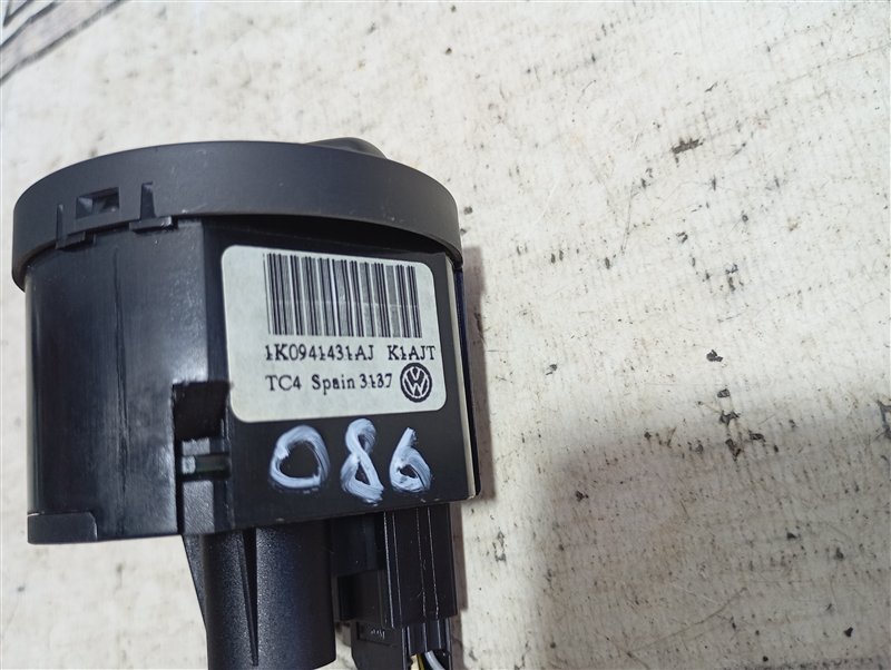 Переключатель света фар Volkswagen Passat 2008 B6