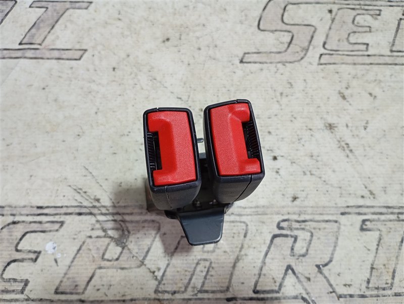 Замки ремней безопасности Audi Q7 2010 4L