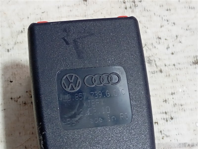 Замки ремней безопасности Audi Q7 2010 4L