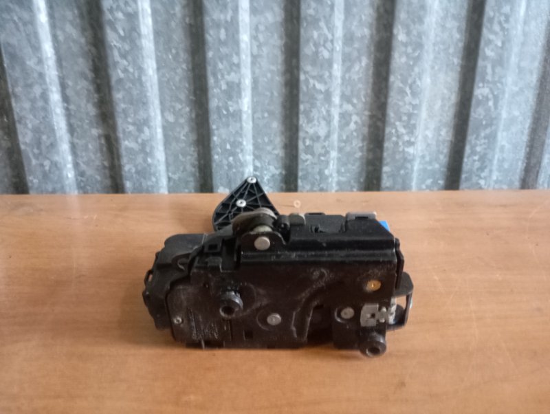 Замок двери Volkswagen Touareg 2006 GP