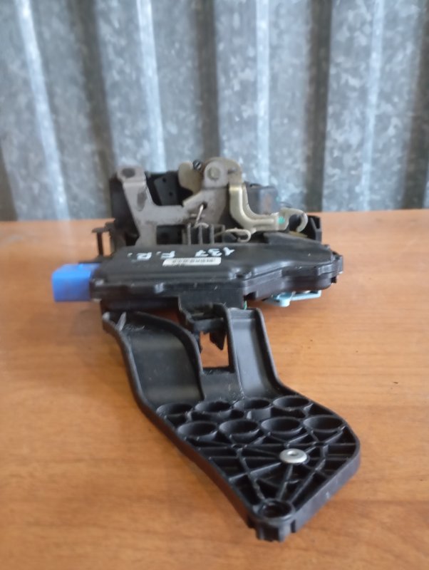 Замок двери Volkswagen Touareg 2006 GP