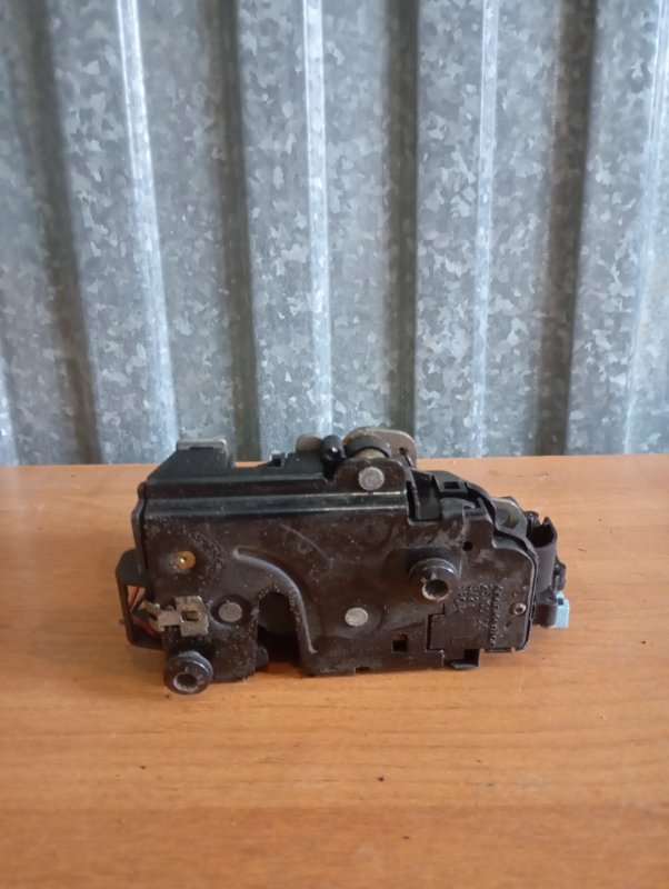 Замок двери Volkswagen Touareg 2006 GP