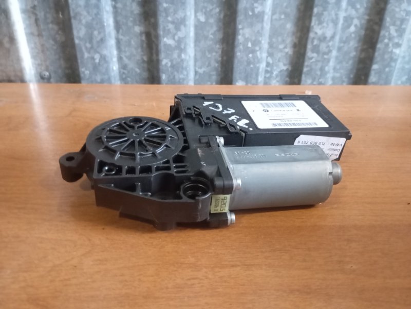 Мотор стеклоподъемника Volkswagen Touareg 2006 GP