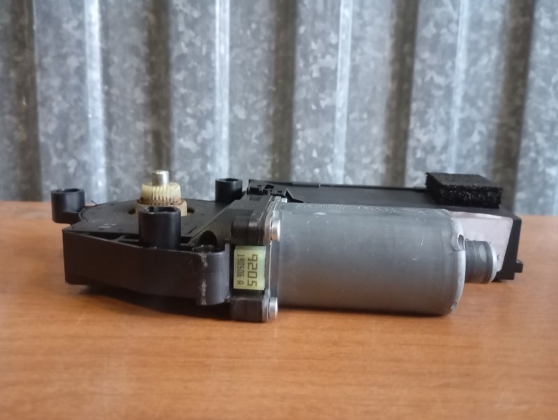 Мотор стеклоподъемника Volkswagen Touareg 2006 GP