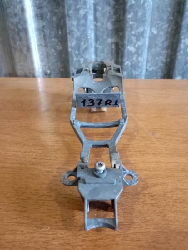 Кронштейн ручки двери Volkswagen Touareg 2006 GP