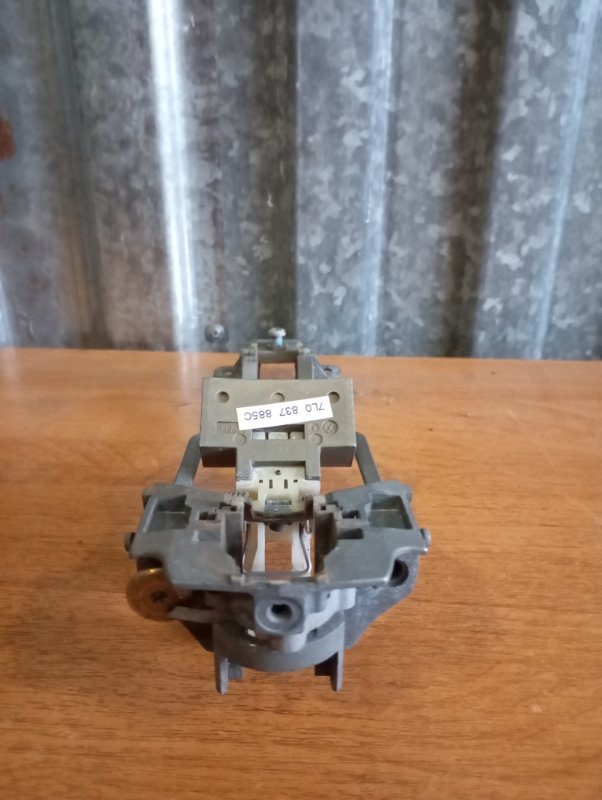 Кронштейн ручки двери Volkswagen Touareg 2006 GP