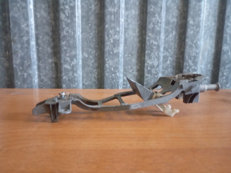 Кронштейн ручки двери Volkswagen Touareg 2006 GP