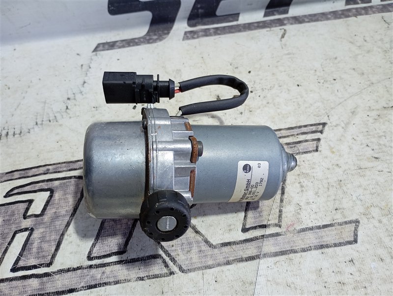 Насос вакуумный Volkswagen Passat 2002 B5