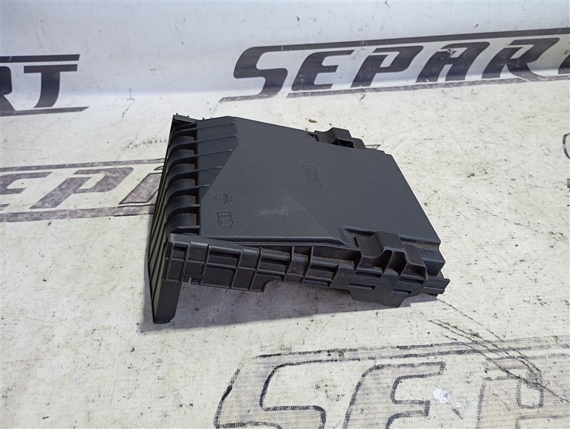 Крышка блока предохранителей Audi A3 2009 8P