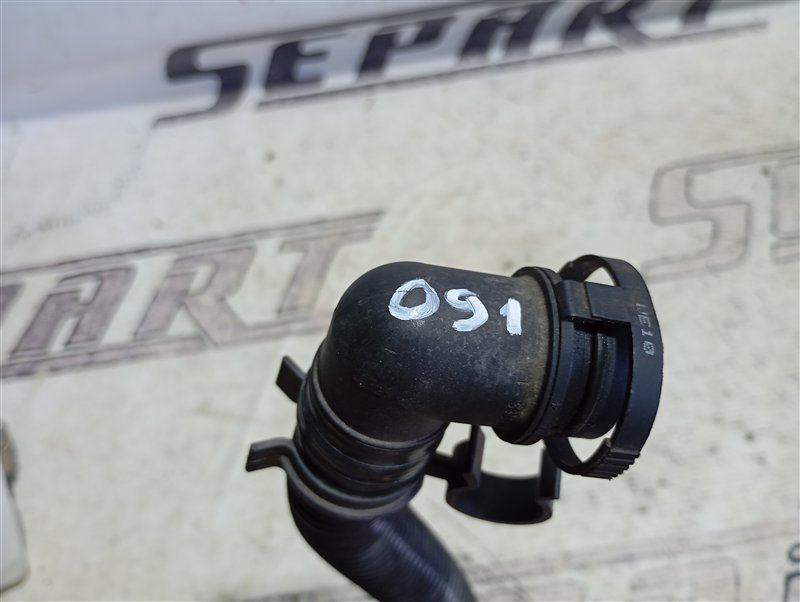 Патрубок вентиляции картера Audi Q7 2010 4L