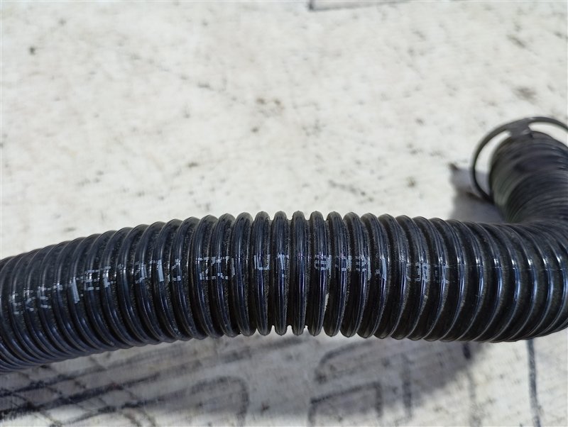 Патрубок вентиляции картера Audi Q7 2010 4L