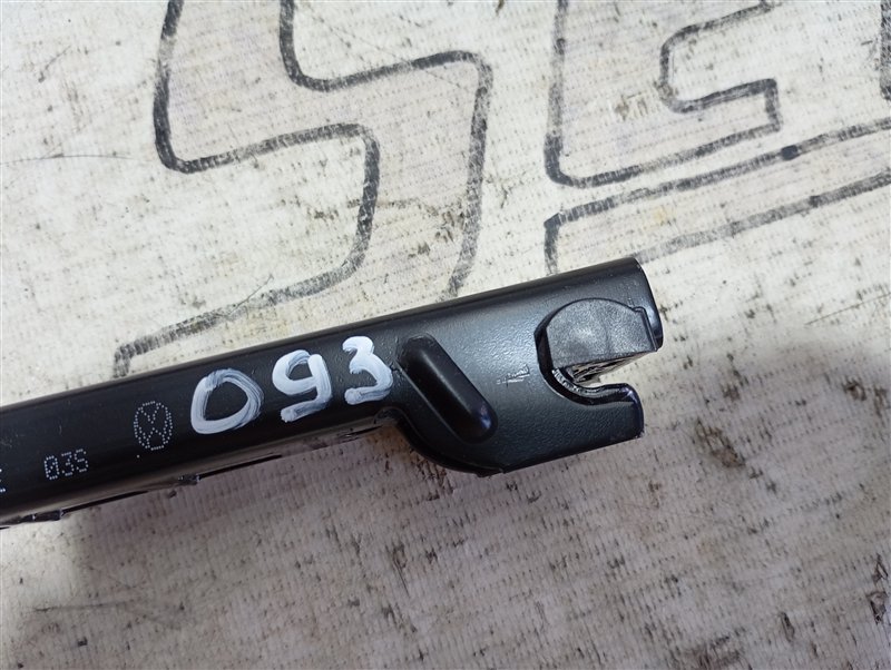 Механизм регулировки ремня безопасности Volkswagen Touran 2011 1T