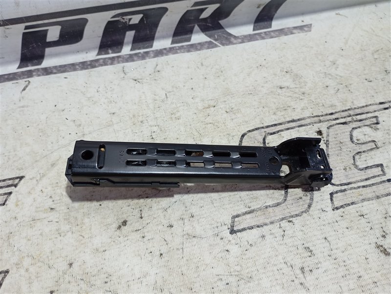 Механизм регулировки ремня безопасности Volkswagen Touran 2011 1T