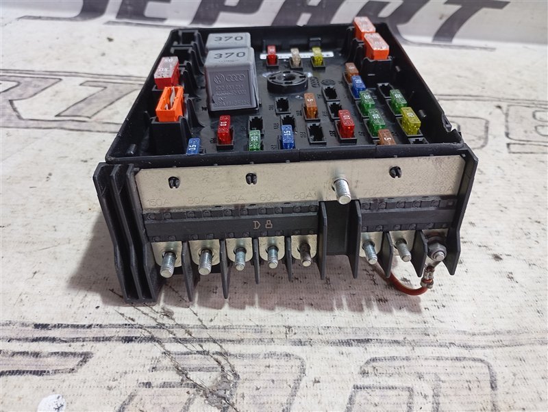 Блок предохранителей Volkswagen Passat 2012 B7