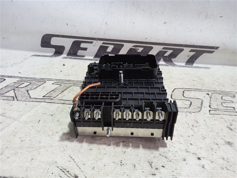 Блок предохранителей Volkswagen Passat 2012 B7