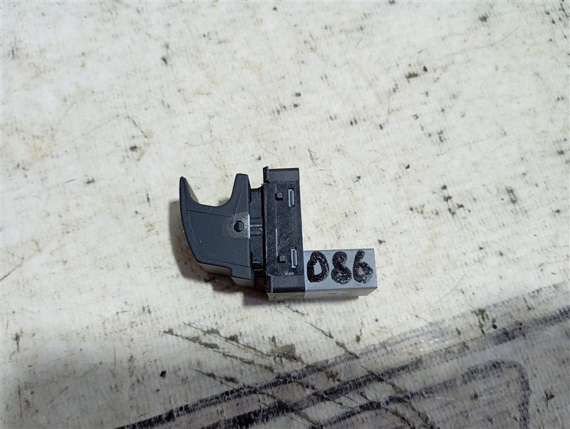Кнопка стеклоподъемника Volkswagen Passat 2008 B6