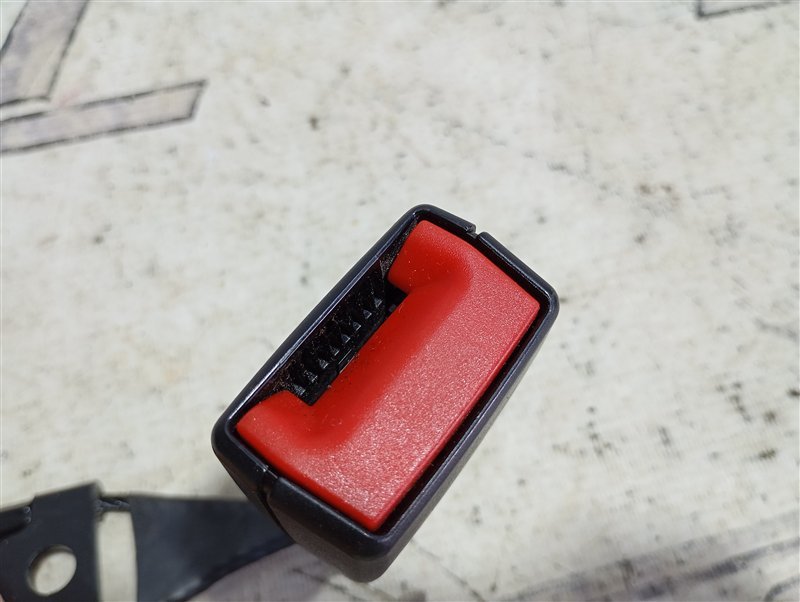 Замок ремня безопасности Audi Q5 2013 8R