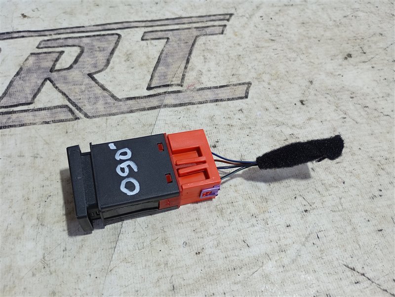 Кнопка ESP Volkswagen Passat 2002 B5