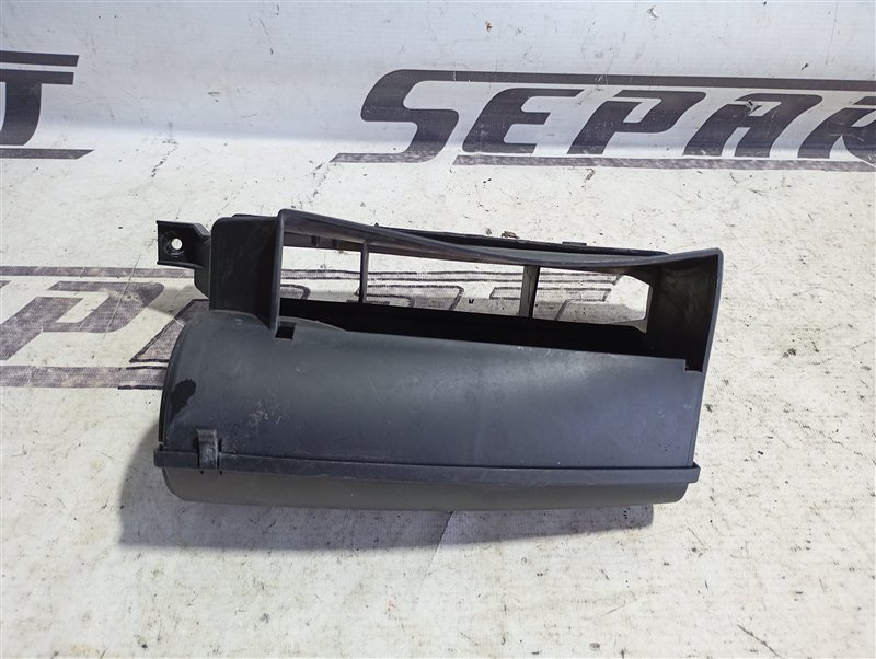 Воздухозаборник Volkswagen Passat 2008 B6