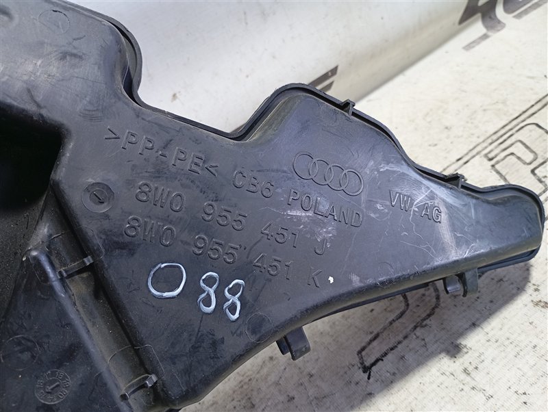 Бачок омывателя Audi A4 2016 B9