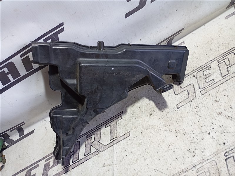 Бачок омывателя Audi A4 2016 B9