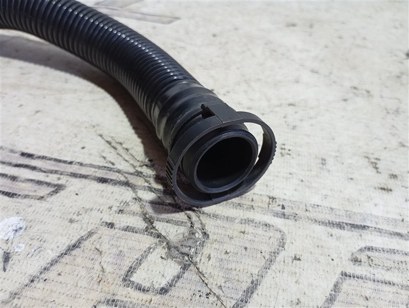 Патрубок насоса вторичного воздуха Volkswagen Touareg 2008 GP