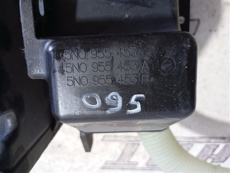 Бачок омывателя Volkswagen Tiguan 2012 5N