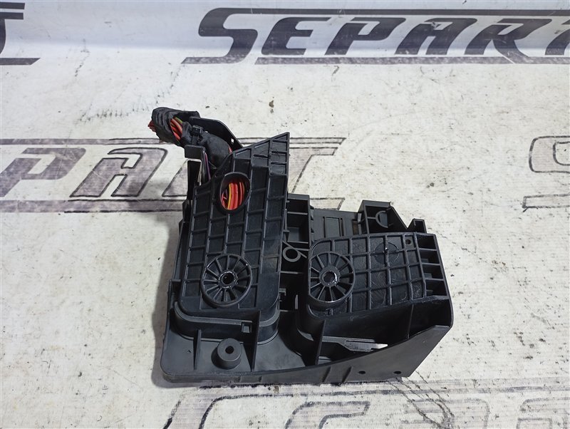 Кронштейн блока предохранителей Audi A3 2009 8P