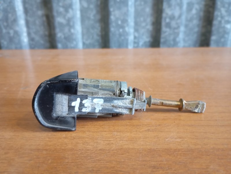 Личинка замка двери Volkswagen Touareg 2006 GP