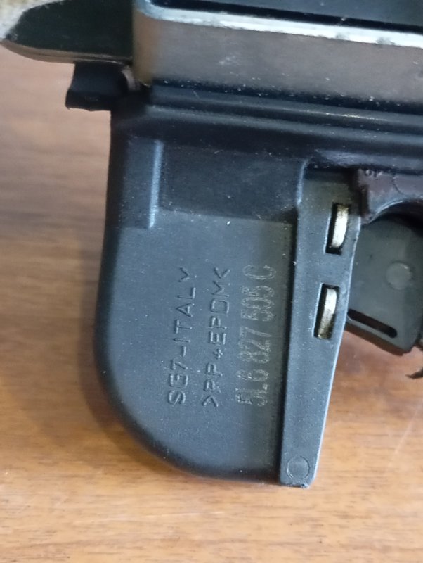 Замок багажника Skoda YETI 2011 5L