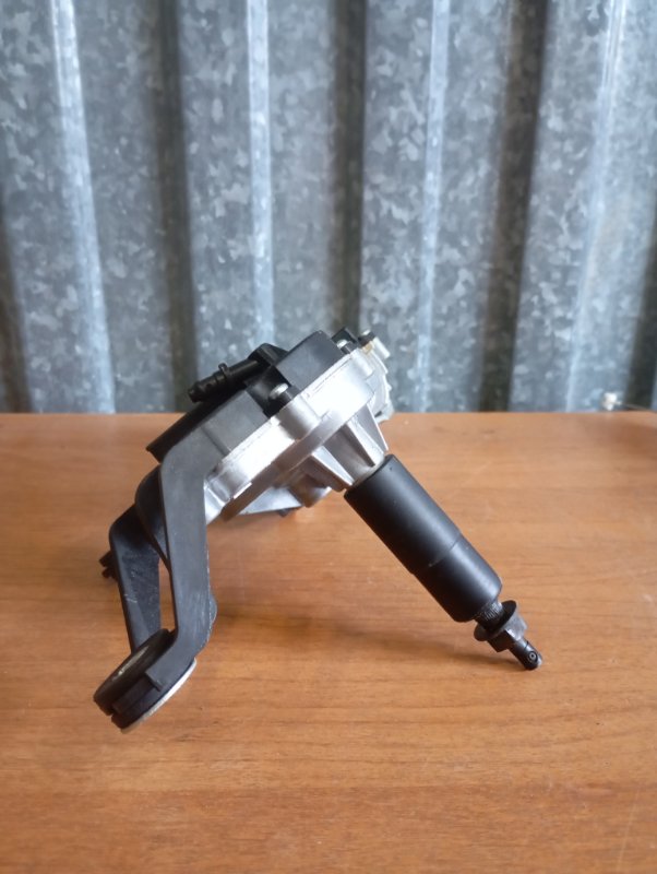 Моторчик стеклоочистителя Skoda YETI 2011 5L