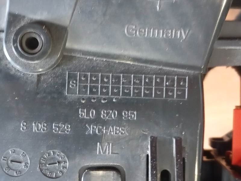 Дефлектор салона центральный Skoda YETI 2011 5L