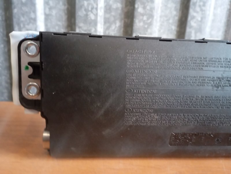 Подушка безопасности в колени Skoda YETI 2011 5L