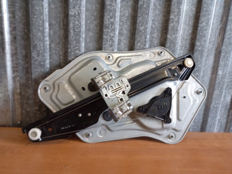 Стеклоподъемник Skoda YETI 2011 5L