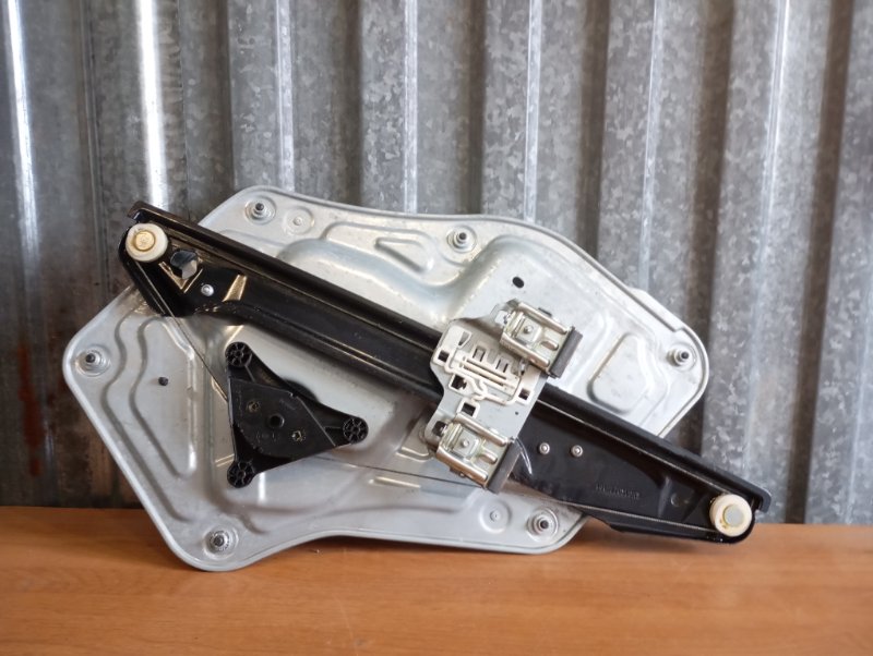 Стеклоподъемник Skoda YETI 2011 5L