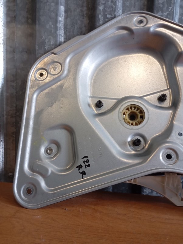 Стеклоподъемник Skoda YETI 2011 5L