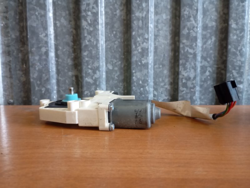 Мотор стеклоподъемника Skoda YETI 2011 5L