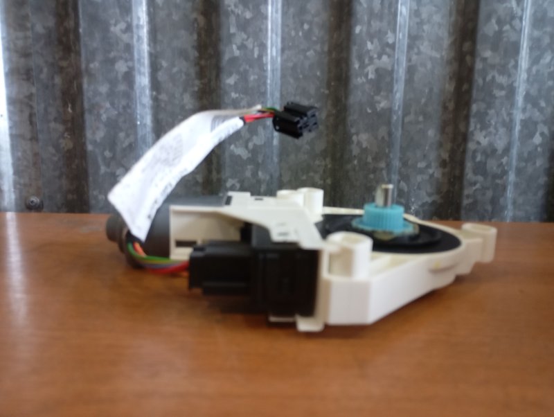 Мотор стеклоподъемника Skoda YETI 2011 5L