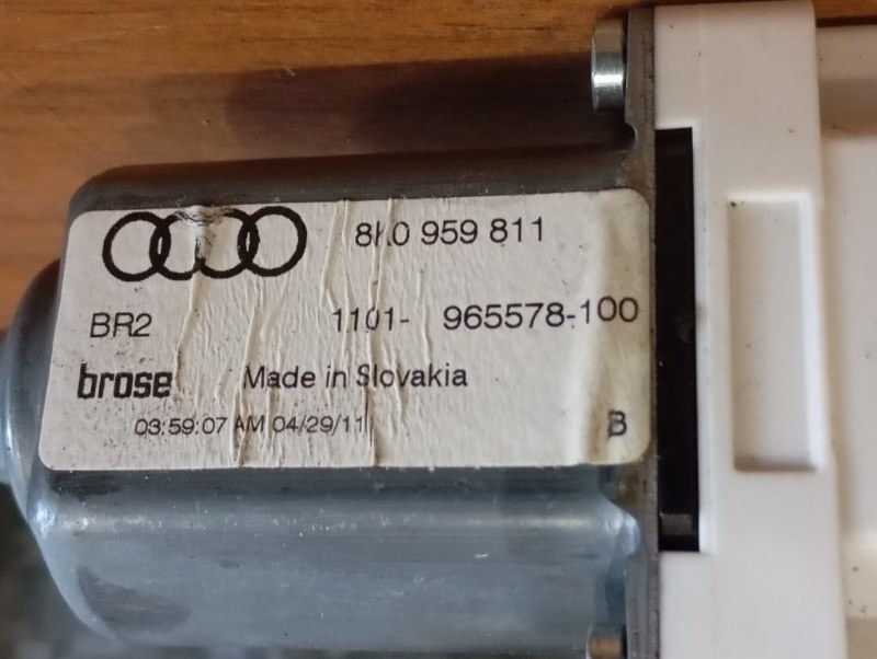 Мотор стеклоподъемника Skoda YETI 2011 5L