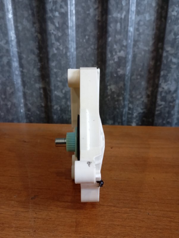 Мотор стеклоподъемника Skoda YETI 2011 5L