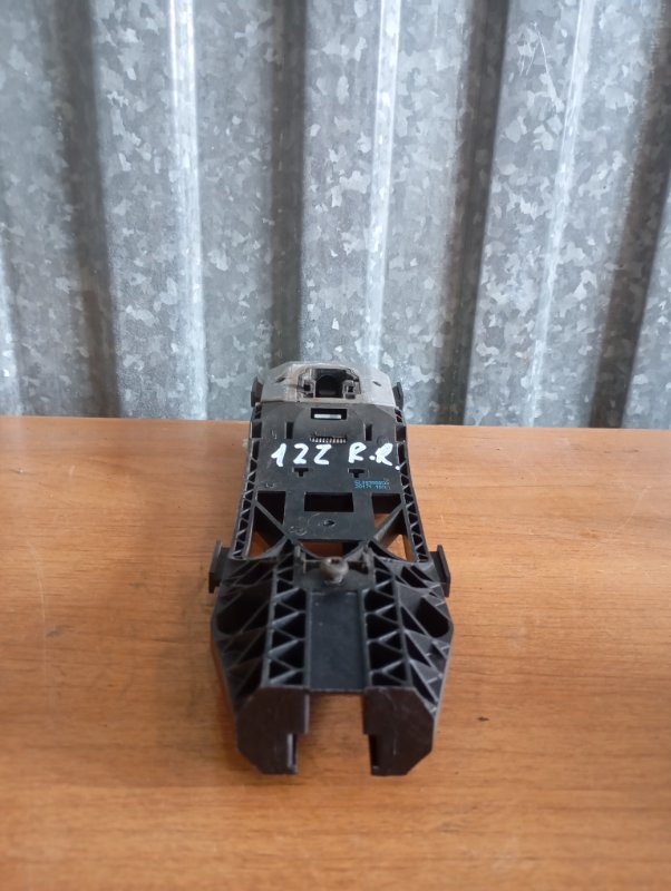 Кронштейн ручки двери Skoda YETI 2011 5L