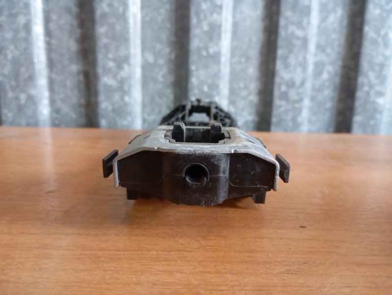 Кронштейн ручки двери Skoda YETI 2011 5L