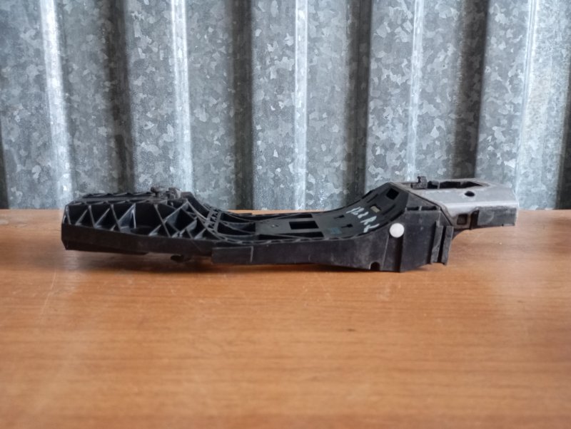 Кронштейн ручки двери Skoda YETI 2011 5L