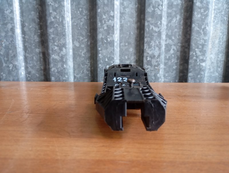 Кронштейн ручки двери Skoda YETI 2011 5L