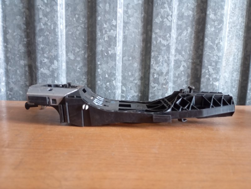 Кронштейн ручки двери Skoda YETI 2011 5L