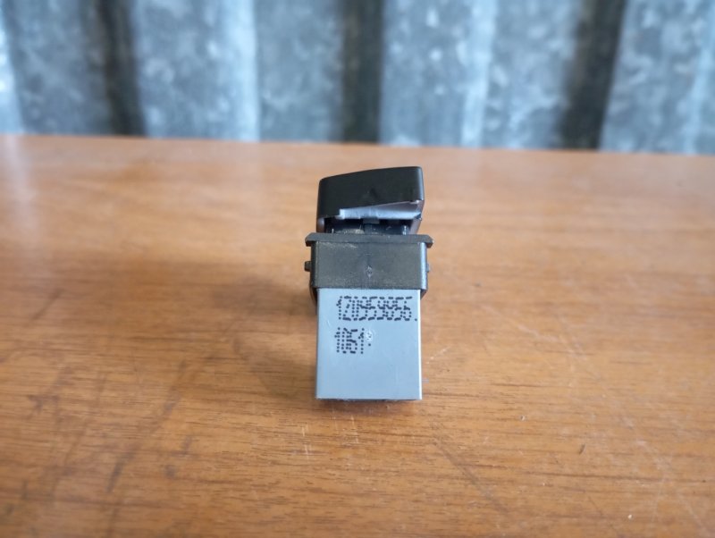 Кнопка стеклоподъемника Skoda YETI 2011 5L