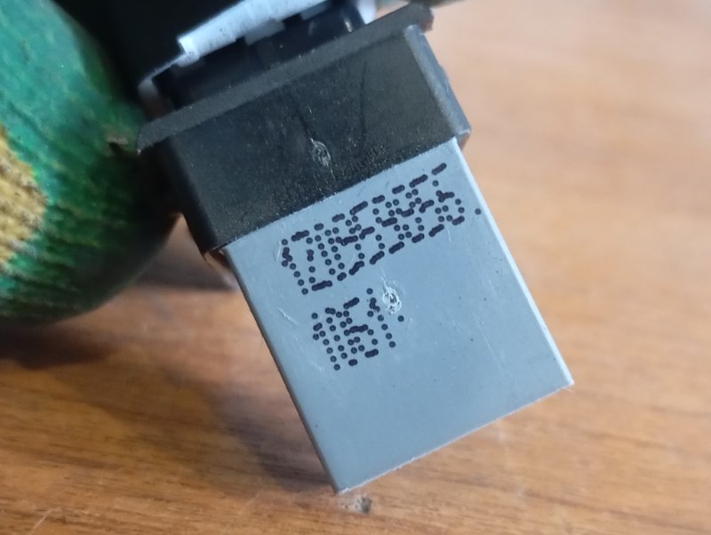 Кнопка стеклоподъемника Skoda YETI 2011 5L