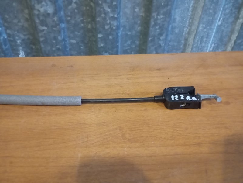 Трос открывания двери Skoda YETI 2011 5L