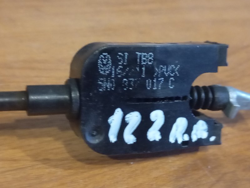 Трос открывания двери Skoda YETI 2011 5L