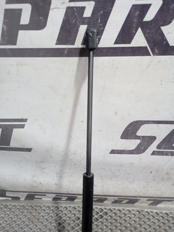 Амортизаторы капота Volkswagen Touareg 2006 GP